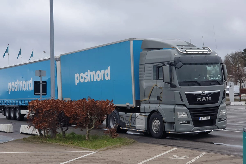 Ansamblu dublu de remorci transport rutier international